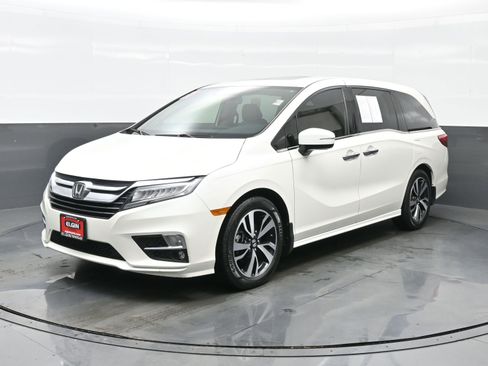 Used 2018 Honda Odyssey Elite image 2