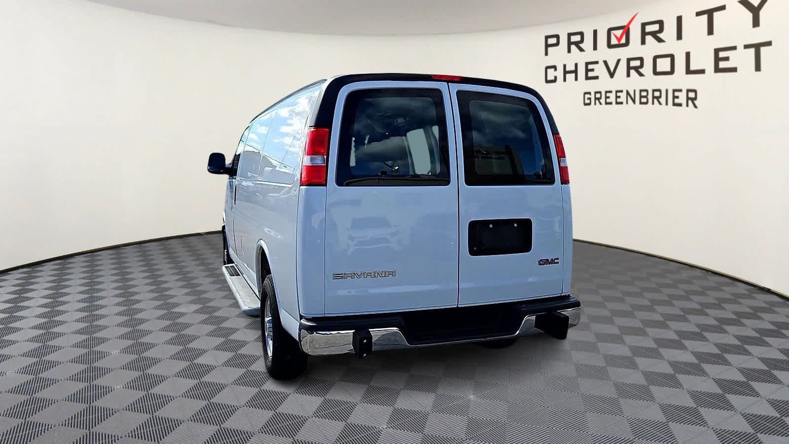 Used 2025 GMC Savana 2500 w/ Driver Convenience Package RWD image 7