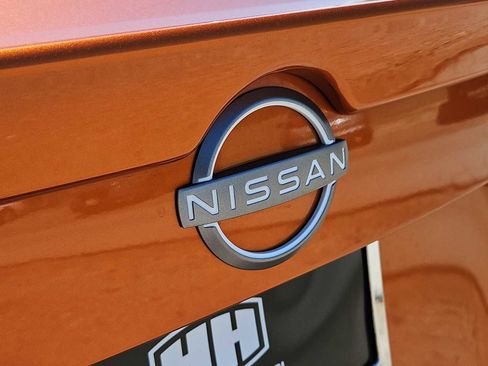 Used 2025 Nissan Sentra SR w/ SR Premium Package image 11