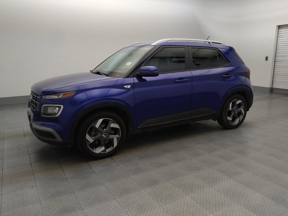 Used 2023 Hyundai Venue SEL FWD image 2