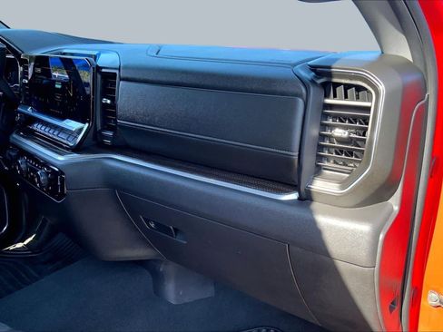 Used 2025 Chevrolet Silverado 1500 LT w/ Z71 Off-Road Package AWD/4WD image 19