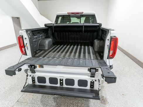 Used 2024 GMC Sierra 1500 AT4 w/ Technology Package image 12