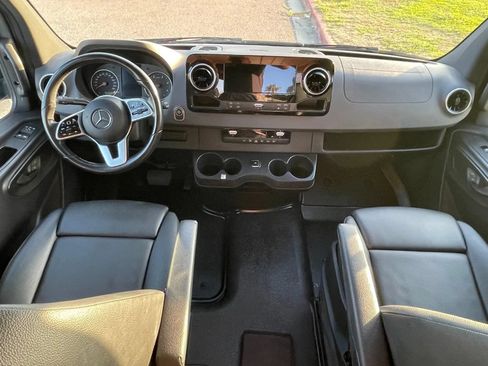 Used 2021 Mercedes-Benz Sprinter 2500 image 26