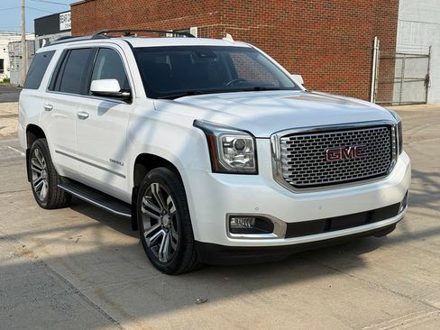 Used 2017 GMC Yukon Denali w/ Open Road Package AWD/4WD image 4