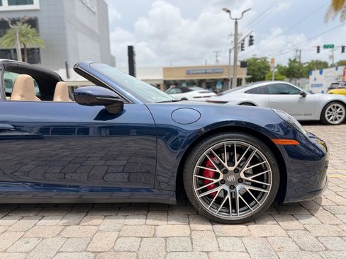 Used 2022 Porsche 911 Targa 4S AWD/4WD image 23