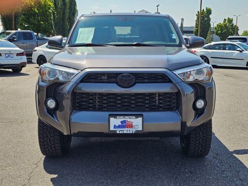 Used 2016 Toyota 4Runner SR5 AWD/4WD image 8