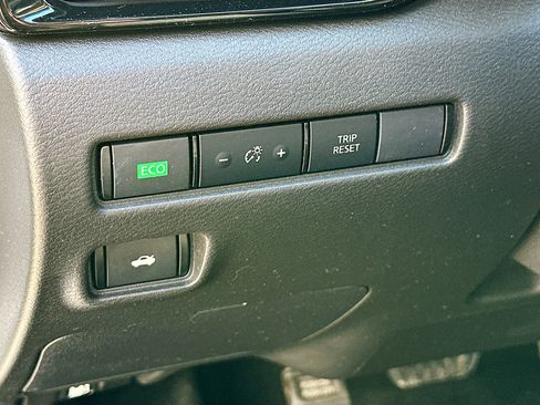 Used 2024 Nissan Sentra SV w/ All-Weather Package image 17