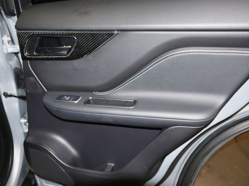 Used 2020 Jaguar F-PACE SVR image 52