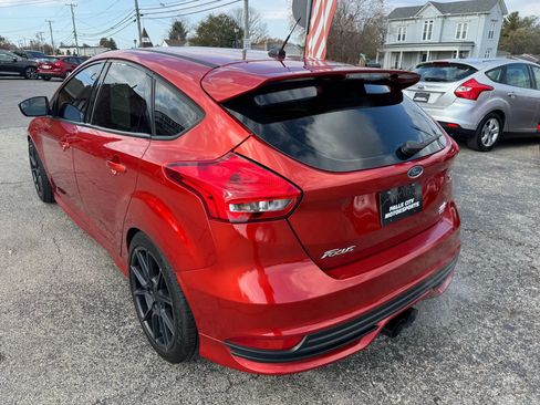 Used 2018 Ford Focus ST image 10