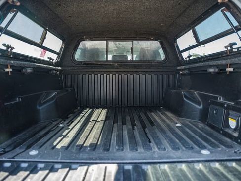 Used 2022 Toyota Tacoma SR5 w/ Trail Edition image 10