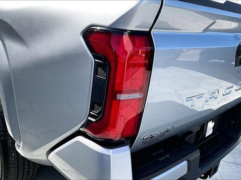 Certified 2025 Toyota Tacoma SR5 image 20