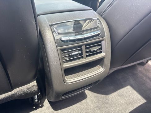 Used 2022 Cadillac XT5 Sportv w/ LPO, ONYX Package AWD/4WD image 12