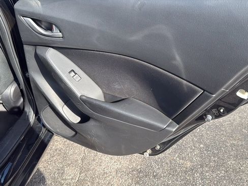 Used 2014 MAZDA MAZDA3 i Touring w/ Technology Package FWD image 15