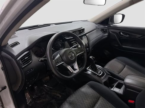Used 2017 Nissan Rogue S image 10