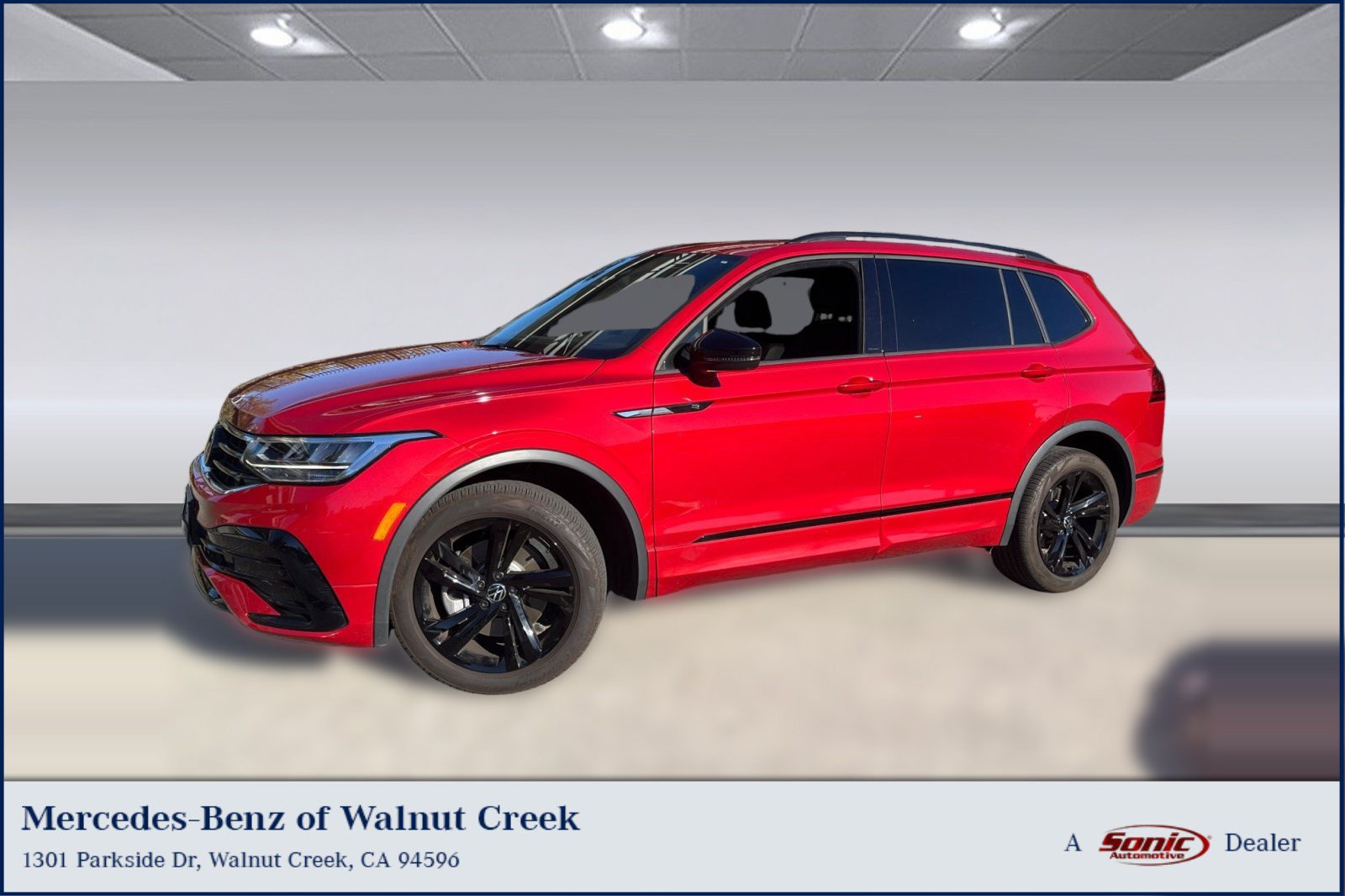 Used 2024 Volkswagen Tiguan SE R-Line FWD image 1