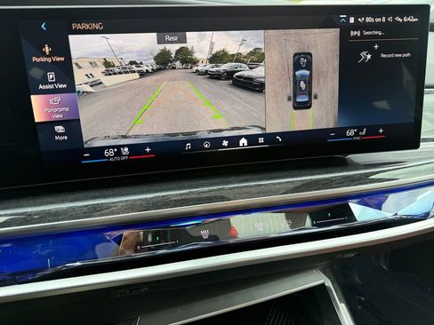 Certified 2026 BMW 750e xDrive AWD/4WD image 22