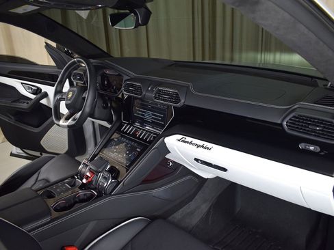 Used 2024 Lamborghini Urus S image 22