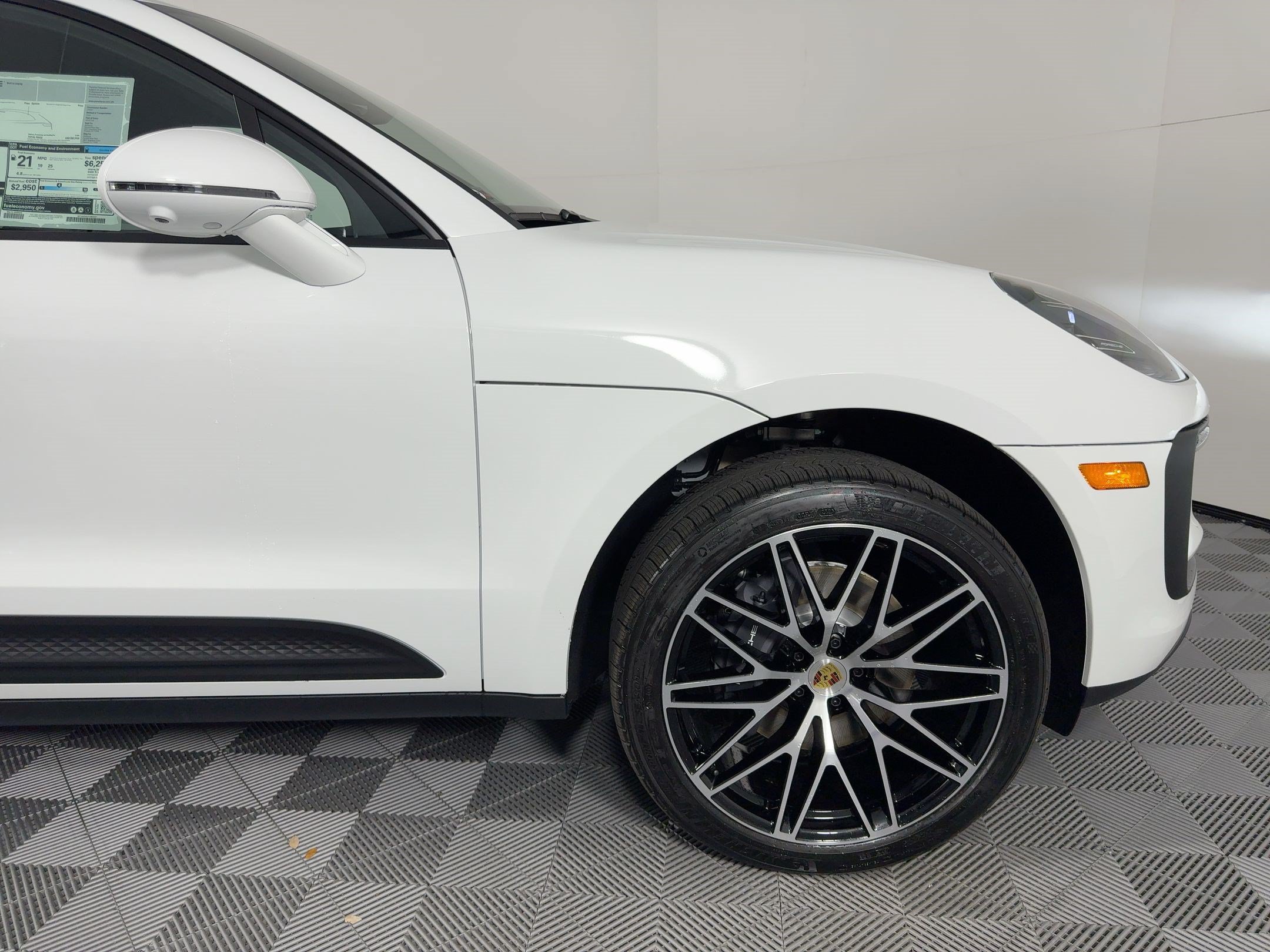 Certified 2026 Porsche Macan AWD/4WD image 12
