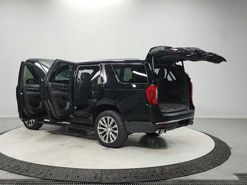 Used 2021 GMC Yukon Denali w/ Advanced Technology Package AWD/4WD image 13