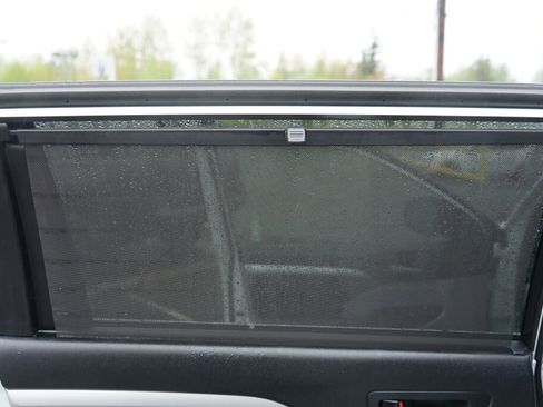 Used 2017 Toyota Highlander XLE AWD/4WD image 14