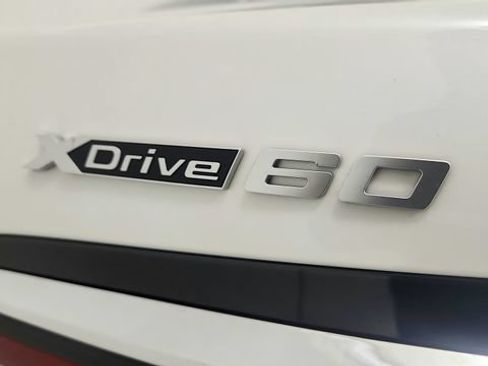 Used 2023 BMW i7 xDrive60 AWD/4WD image 31