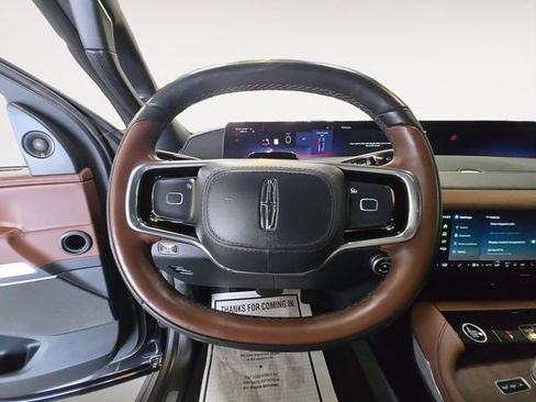 Used 2025 Lincoln Navigator L Reserve AWD/4WD image 13
