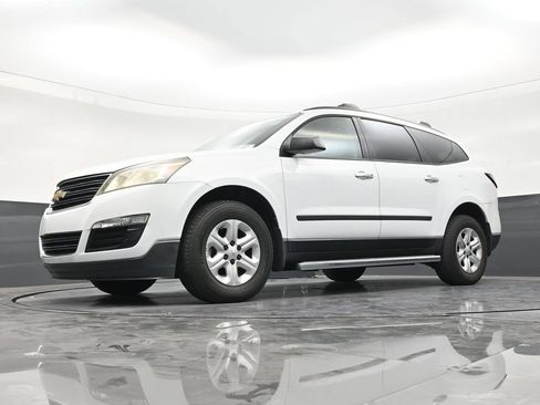 Used 2017 Chevrolet Traverse LS FWD image 19
