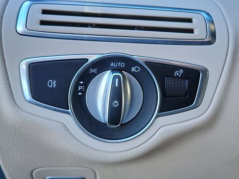 Used 2021 Mercedes-Benz C 300 Sedan image 26