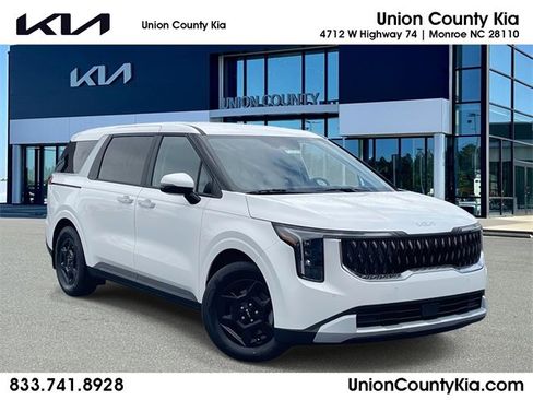 New 2026 Kia Carnival LXS image 1