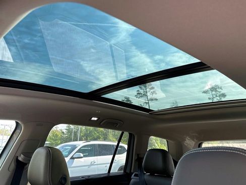 New 2024 Volkswagen Atlas SEL image 15