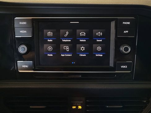 Used 2022 Volkswagen Jetta SE FWD image 25