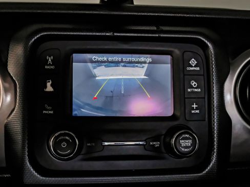 Used 2019 Jeep Wrangler Sport AWD/4WD image 17