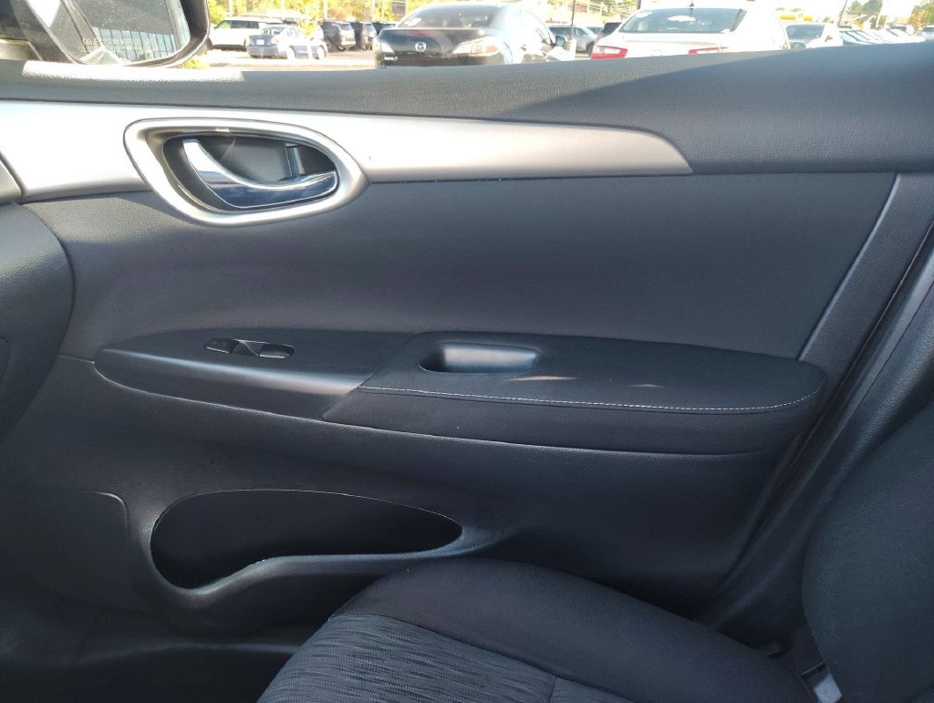 Used 2015 Nissan Sentra SV FWD image 19