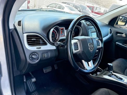 Used 2020 Dodge Journey SE w/ SE Popular Equipment Group image 10