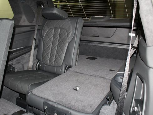 New 2026 BMW X7 xDrive40i w/ Executive Package image 25