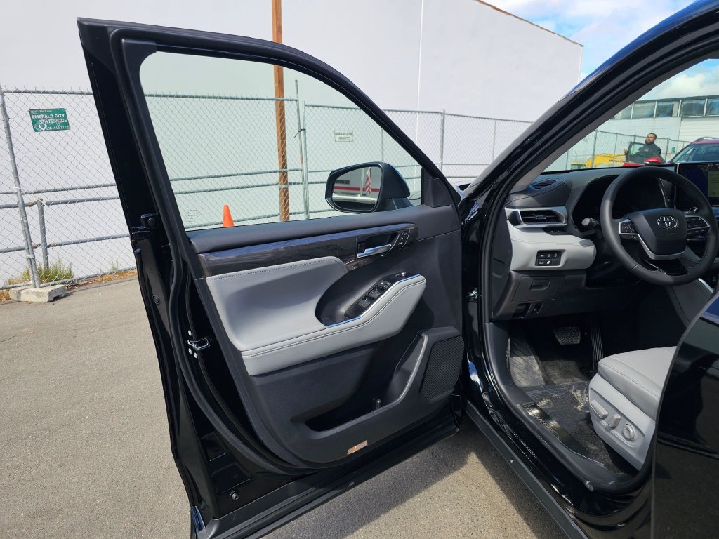 New 2026 Toyota Highlander Platinum AWD/4WD image 20