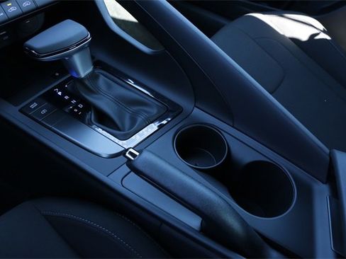 Used 2026 Hyundai Elantra Sport image 17