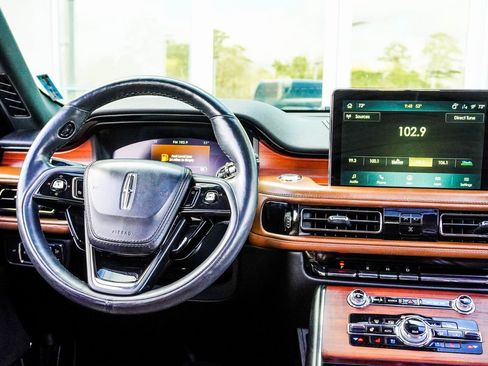 Used 2021 Lincoln Aviator Reserve w/ Equipment Group 208A image 17