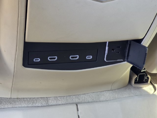 Used 2021 Cadillac Escalade ESV Premium Luxury w/ Driver Assist Tech Package AWD/4WD image 22