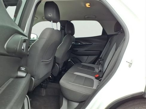 Used 2022 Chevrolet TrailBlazer LT w/ Convenience Package AWD/4WD image 11