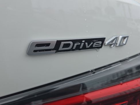 Certified 2022 BMW i4 eDrive40 RWD image 39
