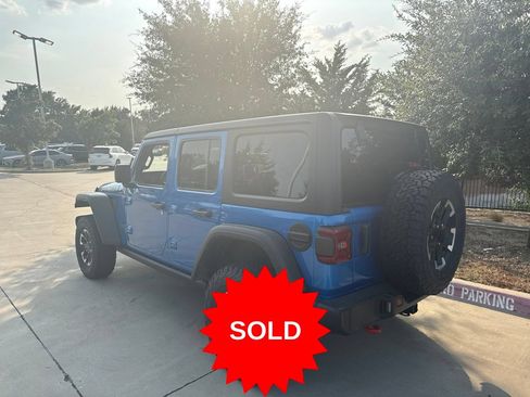 Used 2025 Jeep Wrangler Unlimited Rubicon w/ Convenience Group AWD/4WD image 7