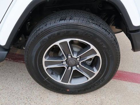 Used 2023 Jeep Wrangler Unlimited Sahara AWD/4WD image 11