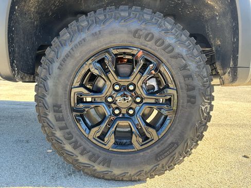 New 2026 Chevrolet Silverado 1500 ZR2 image 33