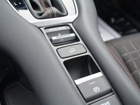 Used 2024 Honda HR-V Sport image 18