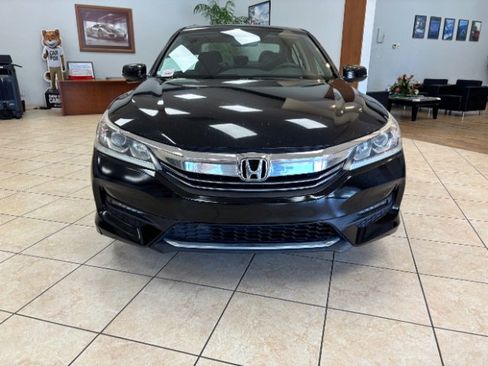 Used 2017 Honda Accord EX image 1