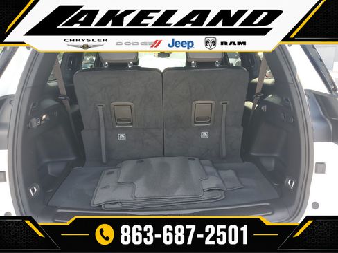Used 2024 Jeep Grand Cherokee L Altitude RWD image 8