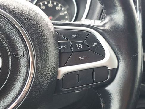 Used 2021 Jeep Compass Latitude image 16