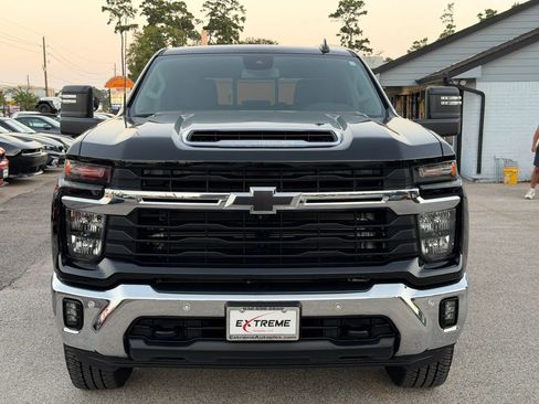 Used 2025 Chevrolet Silverado 2500 LT w/ Safety Package AWD/4WD image 2