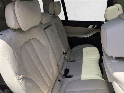 Used 2019 BMW X7 xDrive40i w/ Premium Package AWD/4WD image 21